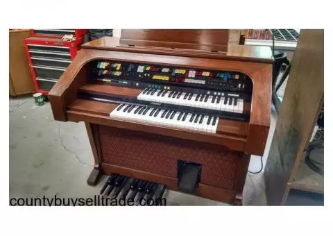 Lowry Organ
